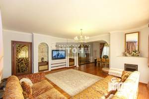 Коттедж 420м&sup2;, 2-этажный, участок 5 сот.  