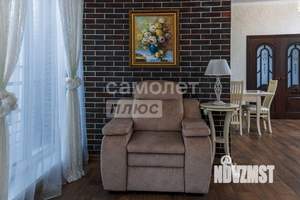 Дом 421м&sup2;, 3-этажный, участок 6 сот.  