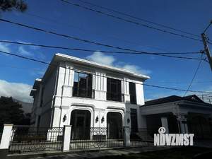 Коттедж 365м², 2-этажный, участок 6 сот.  