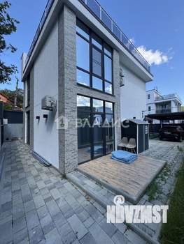 Дом 217м&sup2;, 2-этажный, участок 4 сот.  