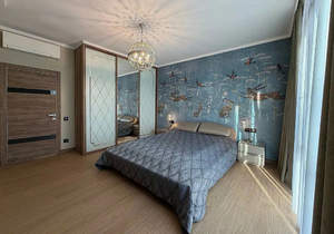 Дом 240м&sup2;, 2-этажный, участок 10 сот.  