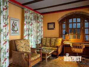 Дом 454м&sup2;, 3-этажный, участок 18 сот.  