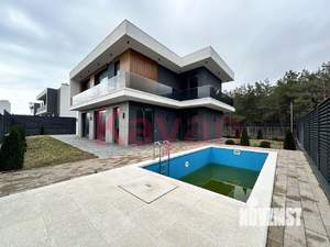 Дом 260м&sup2;, 2-этажный, участок 5 сот.  