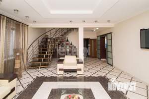 Дом 807м&sup2;, 3-этажный, участок 6 сот.  