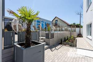 Дом 180м&sup2;, 2-этажный, участок 4 сот.  