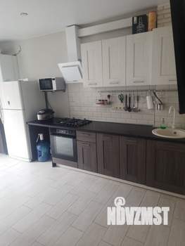 Таунхаус 130м&sup2;, 3-этажный, участок 1 сот.  