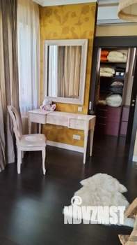 Дом 229м&sup2;, 4-этажный, участок 5 сот.  