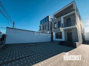 Дом 270м&sup2;, 3-этажный, участок 3 сот.  