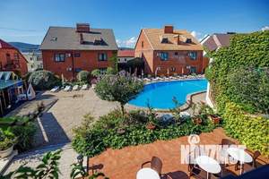 Дом 421м&sup2;, 3-этажный, участок 7 сот.  