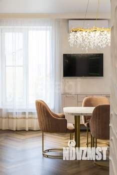 Дом 288м&sup2;, 3-этажный, участок 7 сот.  