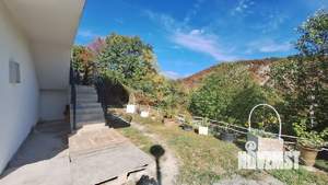 Дом 243м&sup2;, 3-этажный, участок 3 сот.  