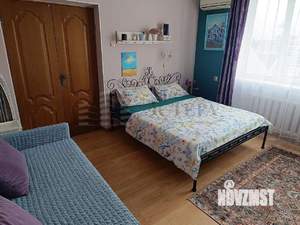 Дом 240м², 3-этажный, участок 4 сот.  