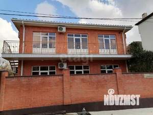 Дом 233м&sup2;, 2-этажный, участок 4 сот.  