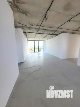 Дом 1200м&sup2;, 2-этажный, участок 6 сот.  