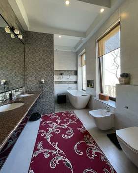 Дом 296м&sup2;, 2-этажный, участок 5 сот.  