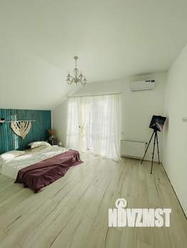 Дом 180м², 2-этажный, участок 5 сот.  