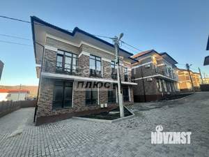 Дом 200м&sup2;, 2-этажный, участок 1 сот.  