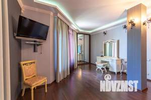 Коттедж 310м&sup2;, 2-этажный, участок 6 сот.  