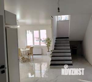 Дом 200м&sup2;, 3-этажный, участок 4 сот.  