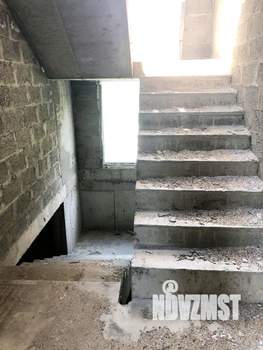 Дом 263м&sup2;, 2-этажный, участок 4 сот.  