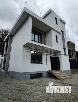 Дом 227м&sup2;, 3-этажный, участок 3 сот.  