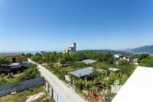 Дом 180м&sup2;, 2-этажный, участок 4 сот.  