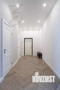 Дом 225м&sup2;, 3-этажный, участок 3 сот.  