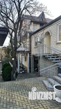 Дом 138м&sup2;, 3-этажный, участок 4 сот.  