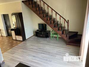 Дом 360м&sup2;, 3-этажный, участок 2 сот.  