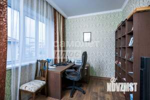 Дом 421м&sup2;, 3-этажный, участок 6 сот.  