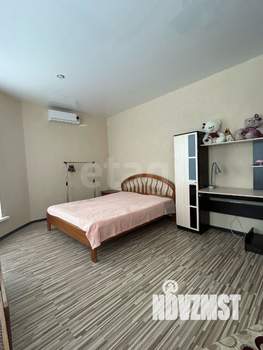 Дом 320м&sup2;, 3-этажный, участок 7 сот.  