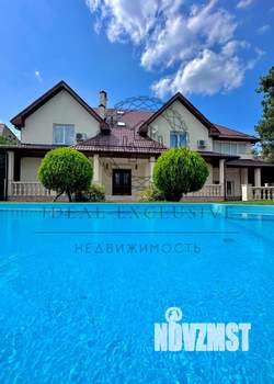 Дом 310м&sup2;, 2-этажный, участок 9 сот.  