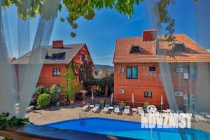 Дом 421м&sup2;, 3-этажный, участок 7 сот.  