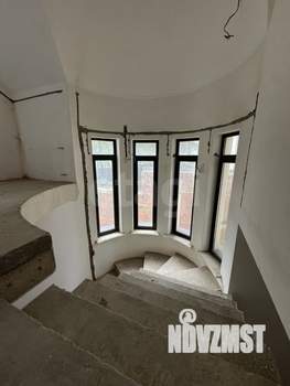 Дом 180м&sup2;, 2-этажный, участок 9 сот.  