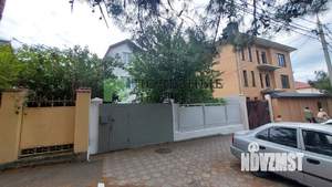 Дом 263м², 3-этажный, участок 4 сот.  