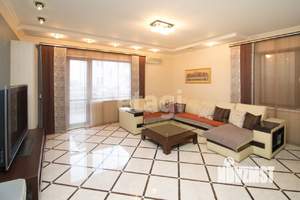 Дом 807м&sup2;, 3-этажный, участок 6 сот.  