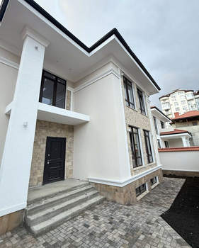 Дом 350м&sup2;, 3-этажный, участок 4 сот.  