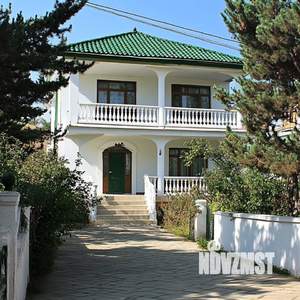 Коттедж 180м², 2-этажный, участок 9 сот.  