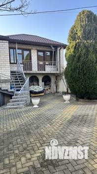 Дом 138м&sup2;, 3-этажный, участок 4 сот.  