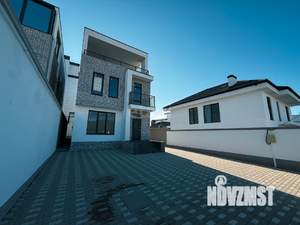 Дом 270м&sup2;, 3-этажный, участок 3 сот.  