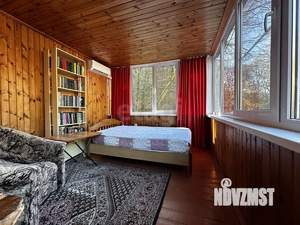 Дом 100м&sup2;, 2-этажный, участок 7 сот.  