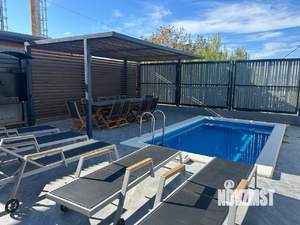 Дом 267м&sup2;, 3-этажный, участок 4 сот.  