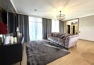 Дом 237м&sup2;, 3-этажный, участок 10 сот.  