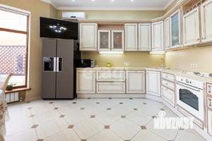 Дом 381м&sup2;, 3-этажный, участок 13 сот.  