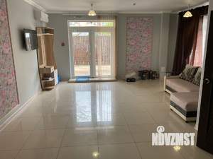 Дом 360м&sup2;, 3-этажный, участок 2 сот.  