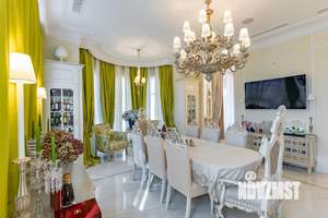 Коттедж 500м², 3-этажный, участок 15 сот.  