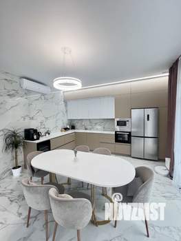 Дом 200м&sup2;, 2-этажный, участок 7 сот.  