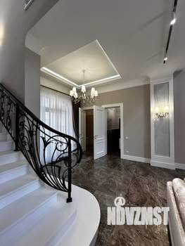 Коттедж 365м², 2-этажный, участок 6 сот.  