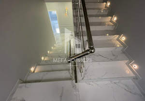 Дом 300м&sup2;, 3-этажный, участок 3 сот.  