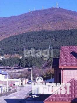 Дом 196м&sup2;, 2-этажный, участок 3 сот.  